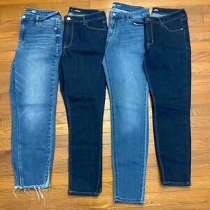 Old Navy Women's Skinny Jeans - Light Blue and Dark Blue 4 pairs